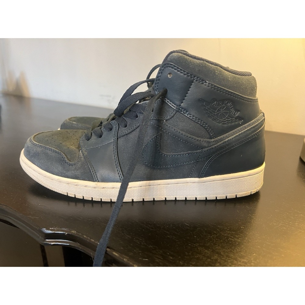 Nike Air Jordan 1 Mid Armory Navy Blue‎ 554724-421 Men's Size 11.5 EUC - Picture 2 of 14